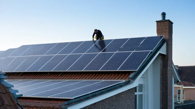 Zonnepanelen renderen minder: wat te doen in 2026