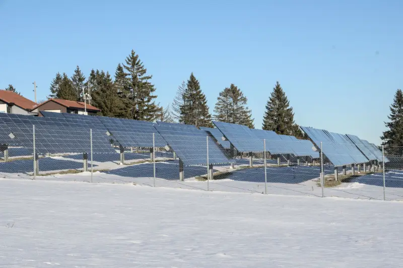 Zonnepanelen sneeuw prestaties merken vergeleken